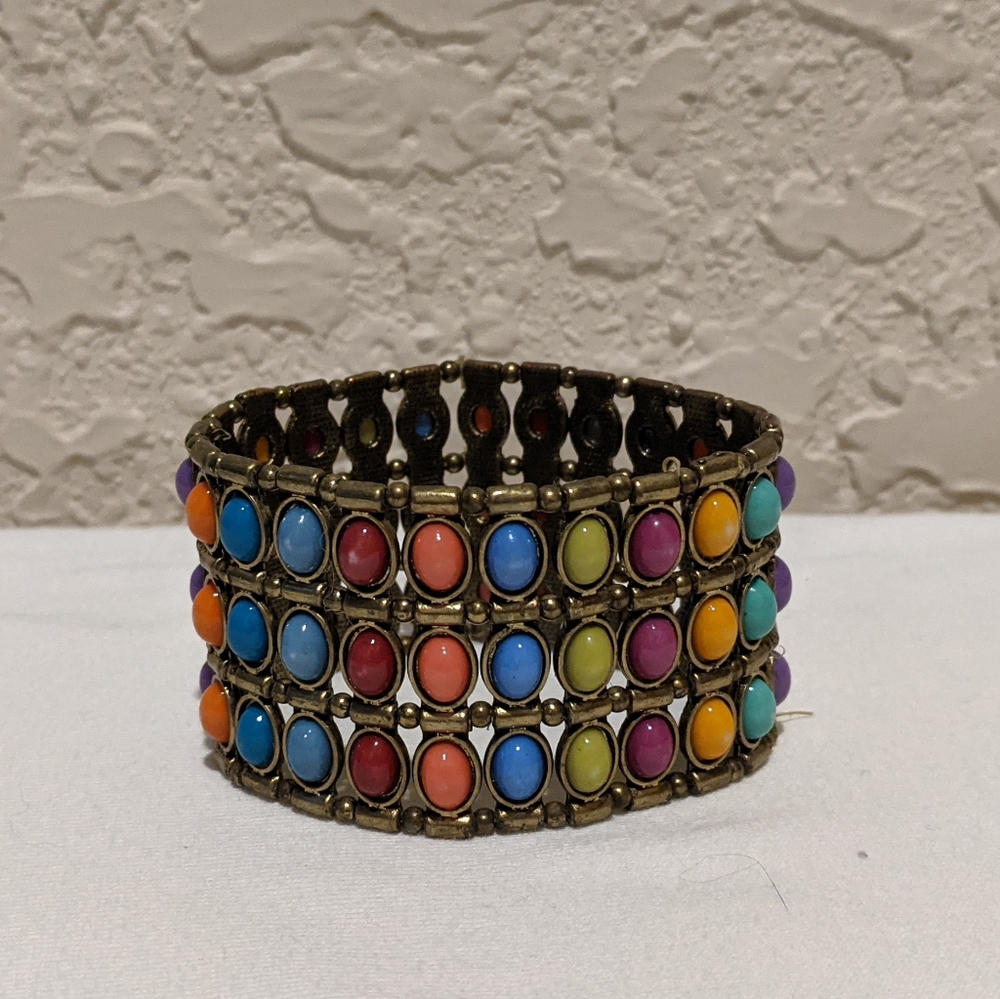 8 Bracelets - Picture 2 of 9